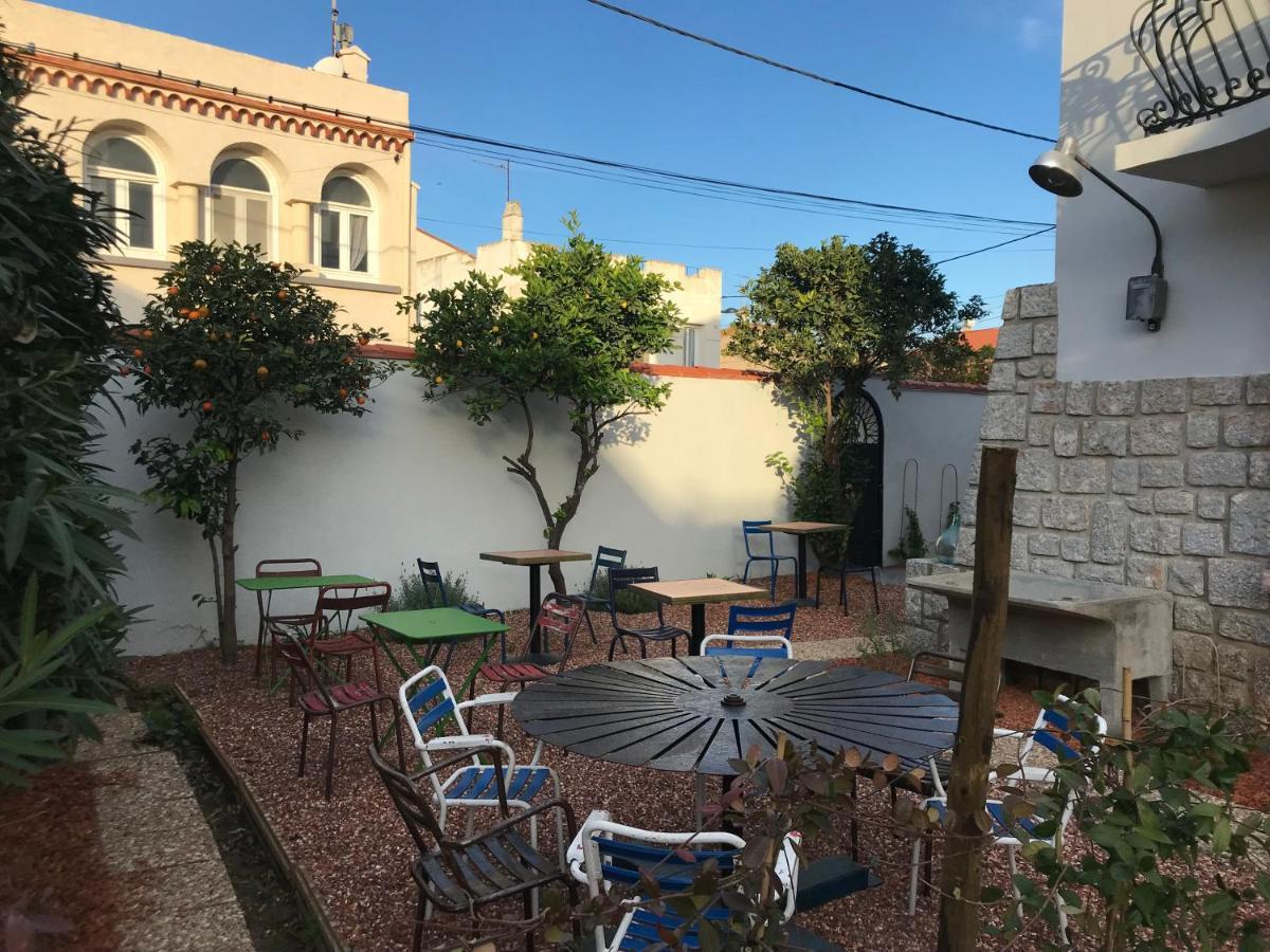 Отель La Casa Sanills Saint-Hippolyte  Экстерьер фото