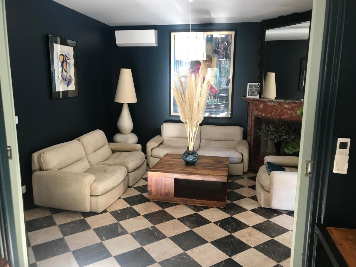 Отель La Casa Sanills Saint-Hippolyte  Экстерьер фото