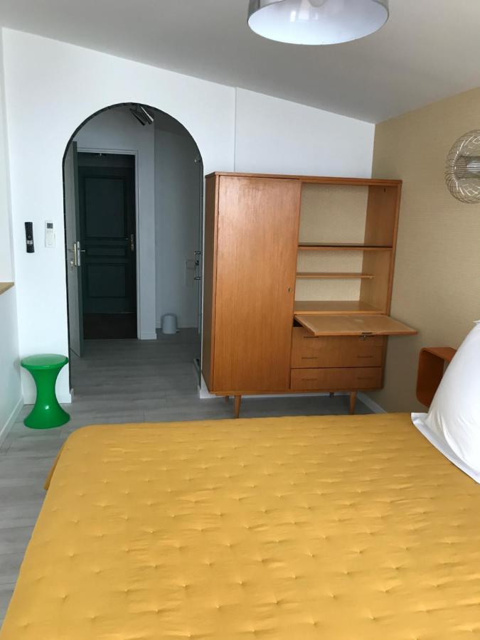 Отель La Casa Sanills Saint-Hippolyte  Экстерьер фото