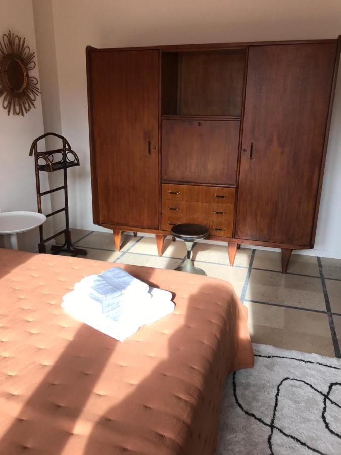 Отель La Casa Sanills Saint-Hippolyte  Экстерьер фото